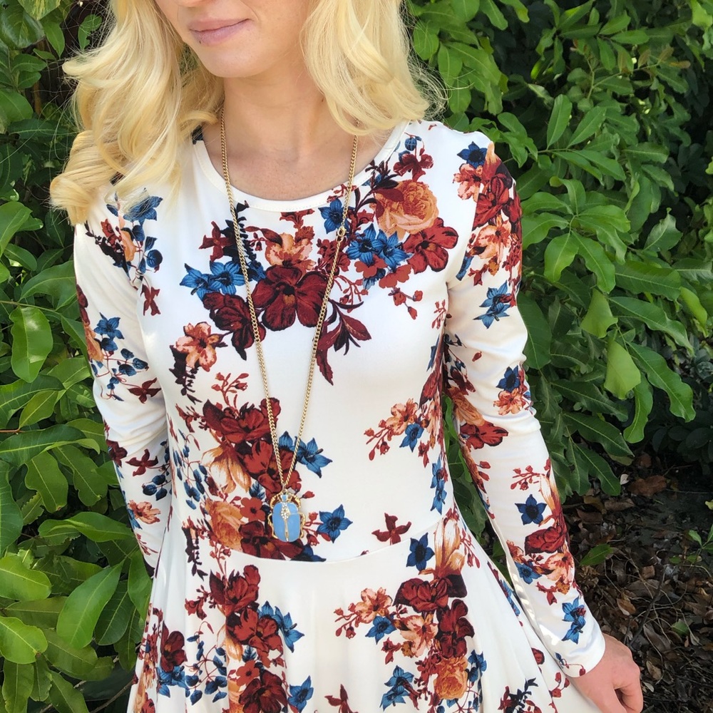 Reborn J Ivory Floral Dress - Picture 5 of 7